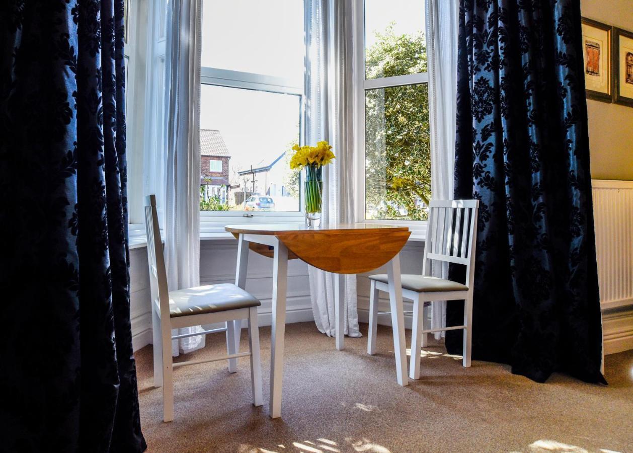 Bed and Breakfast Hillcrest Вітбі Екстер'єр фото