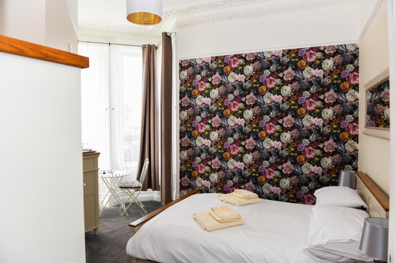 Bed and Breakfast Hillcrest Вітбі Екстер'єр фото