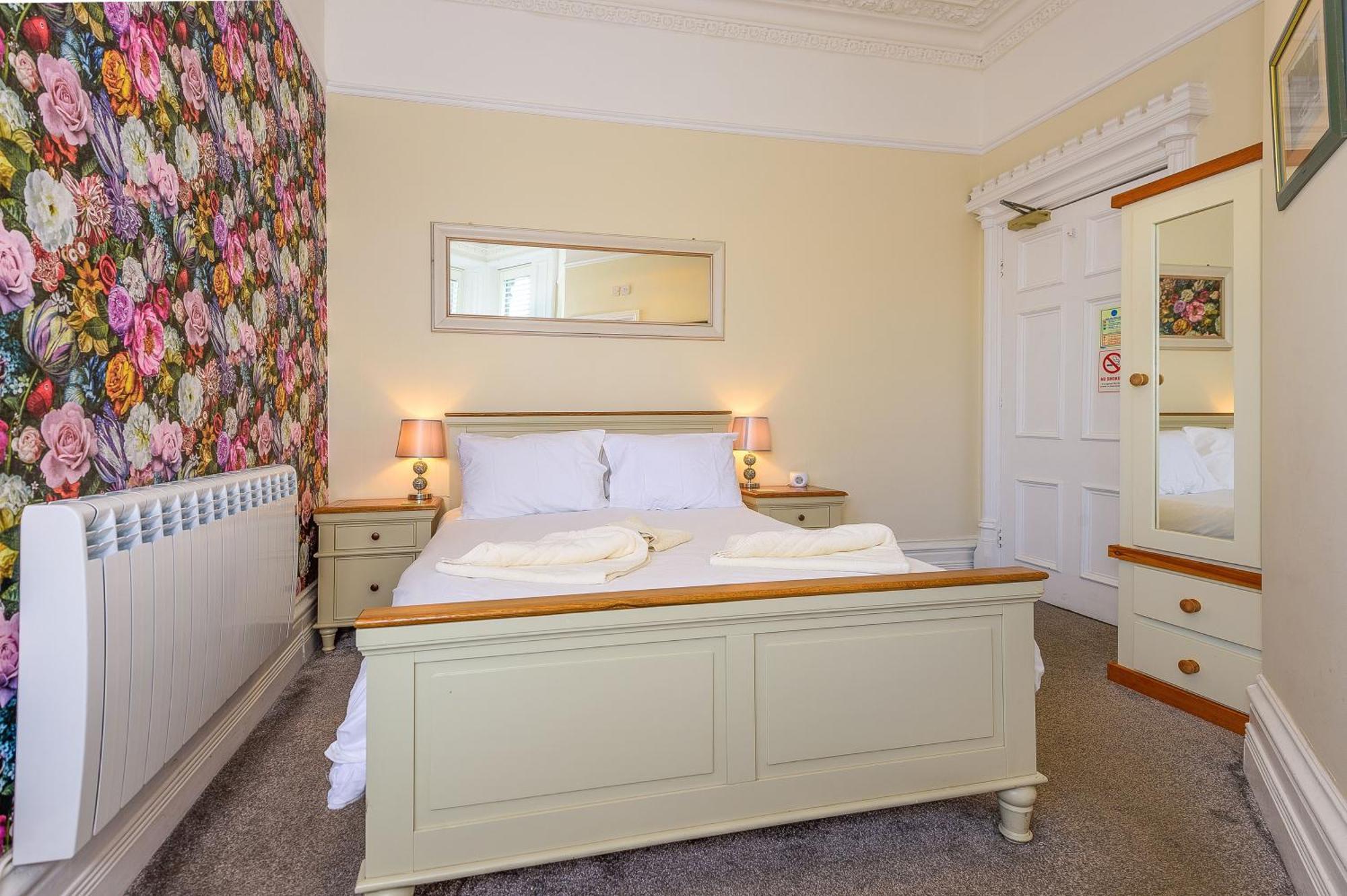Bed and Breakfast Hillcrest Вітбі Екстер'єр фото