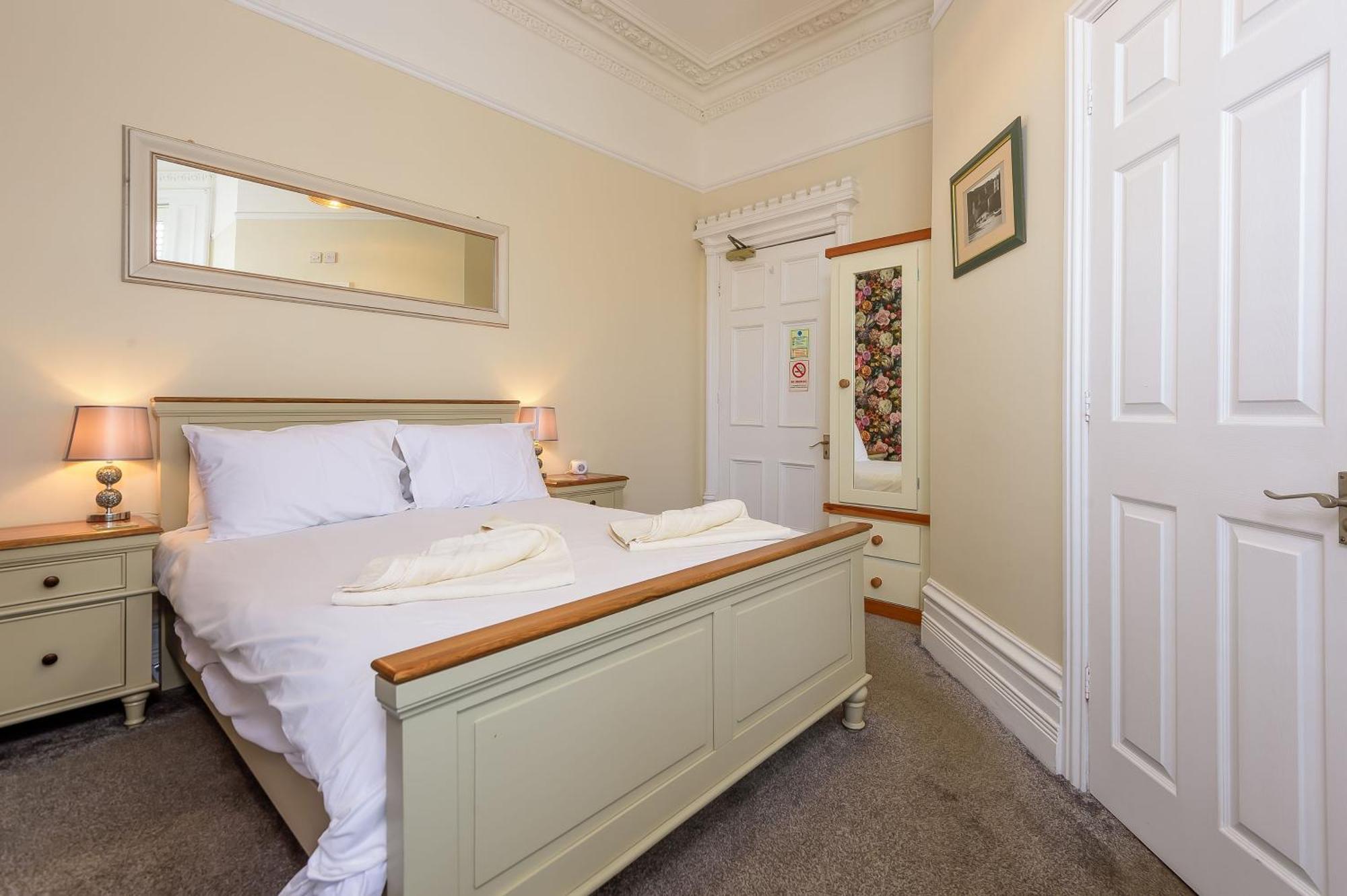 Bed and Breakfast Hillcrest Вітбі Екстер'єр фото